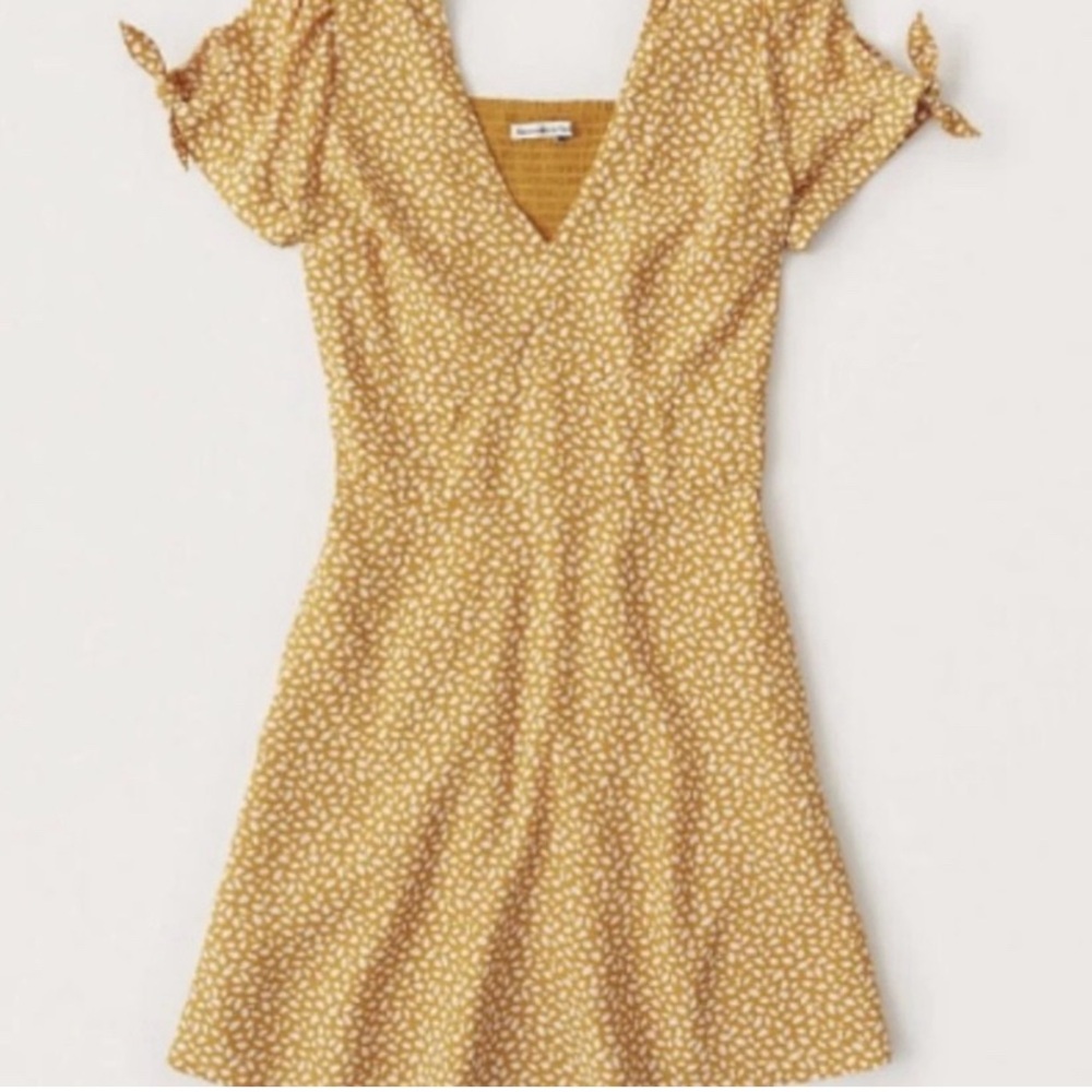 Abercrombie & Fitch Yellow V-Neck Puff Sleeve Sundress
